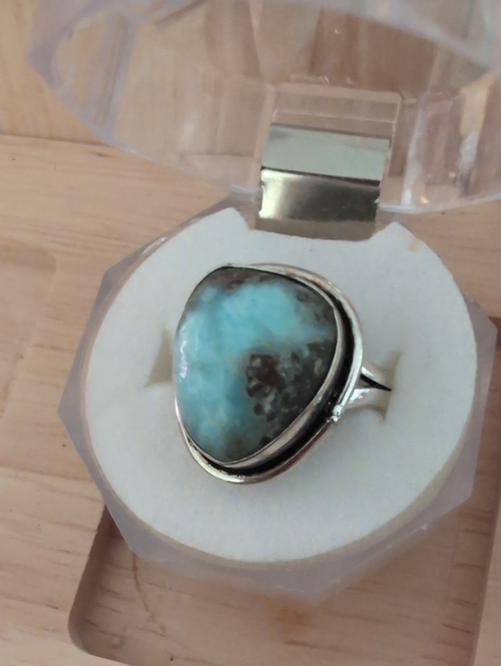 Larinar ring Size 8.25